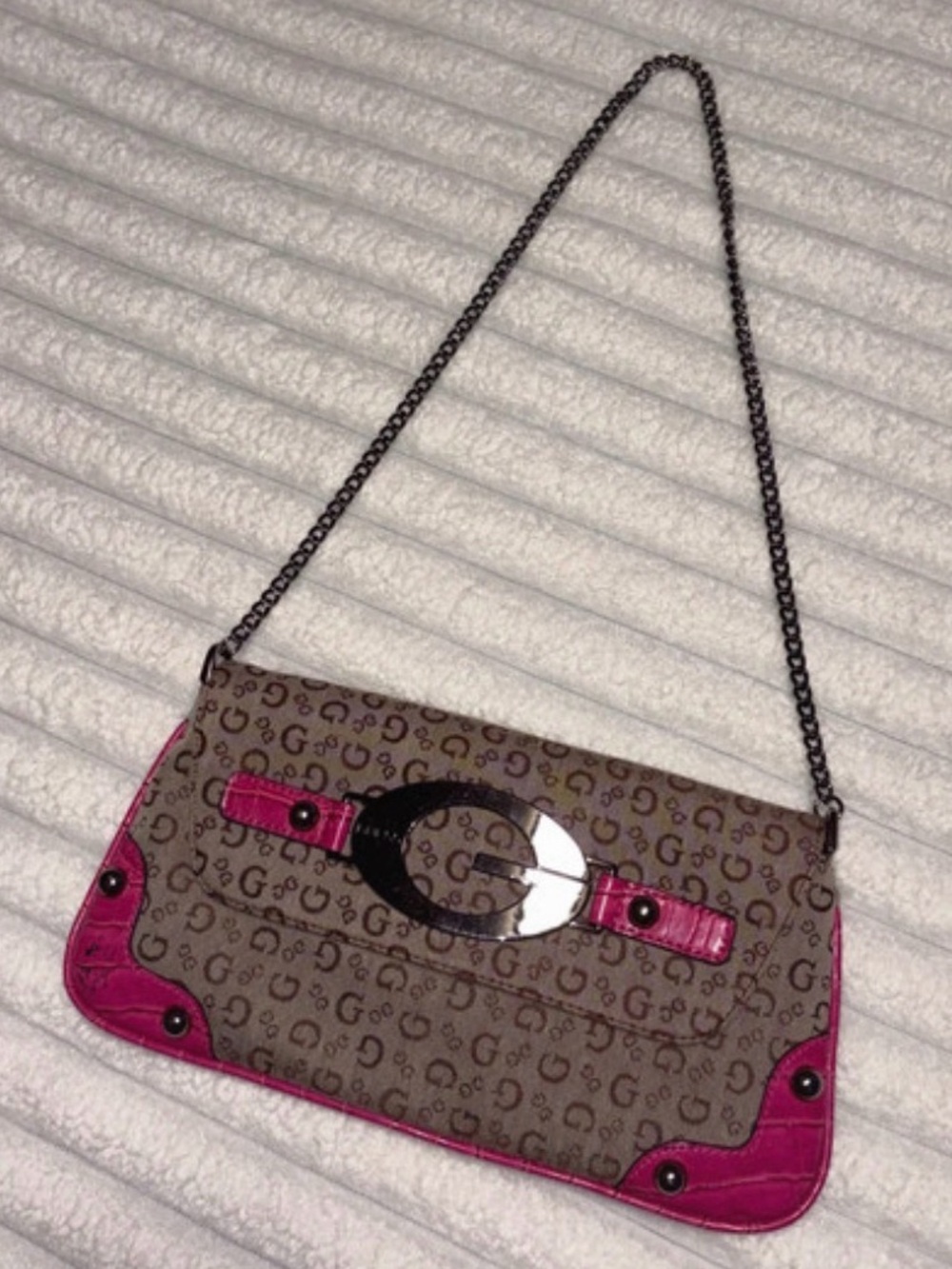 Y2K GUESS VINTAGE DEADSTOCK Pink Accent monogram Chain Shoulder Bag